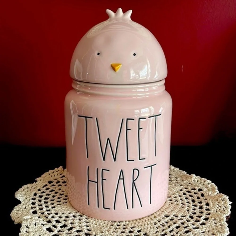 HOST PICK ⭐️ NWOT Rae Dunn Tweet Heart Chick Canister